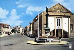 63 Vic le Comte Place de la Republique